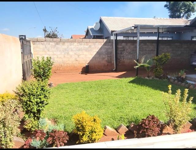 2 BEDROOM HOUSE FOR SALE IN PROTEA GLEN